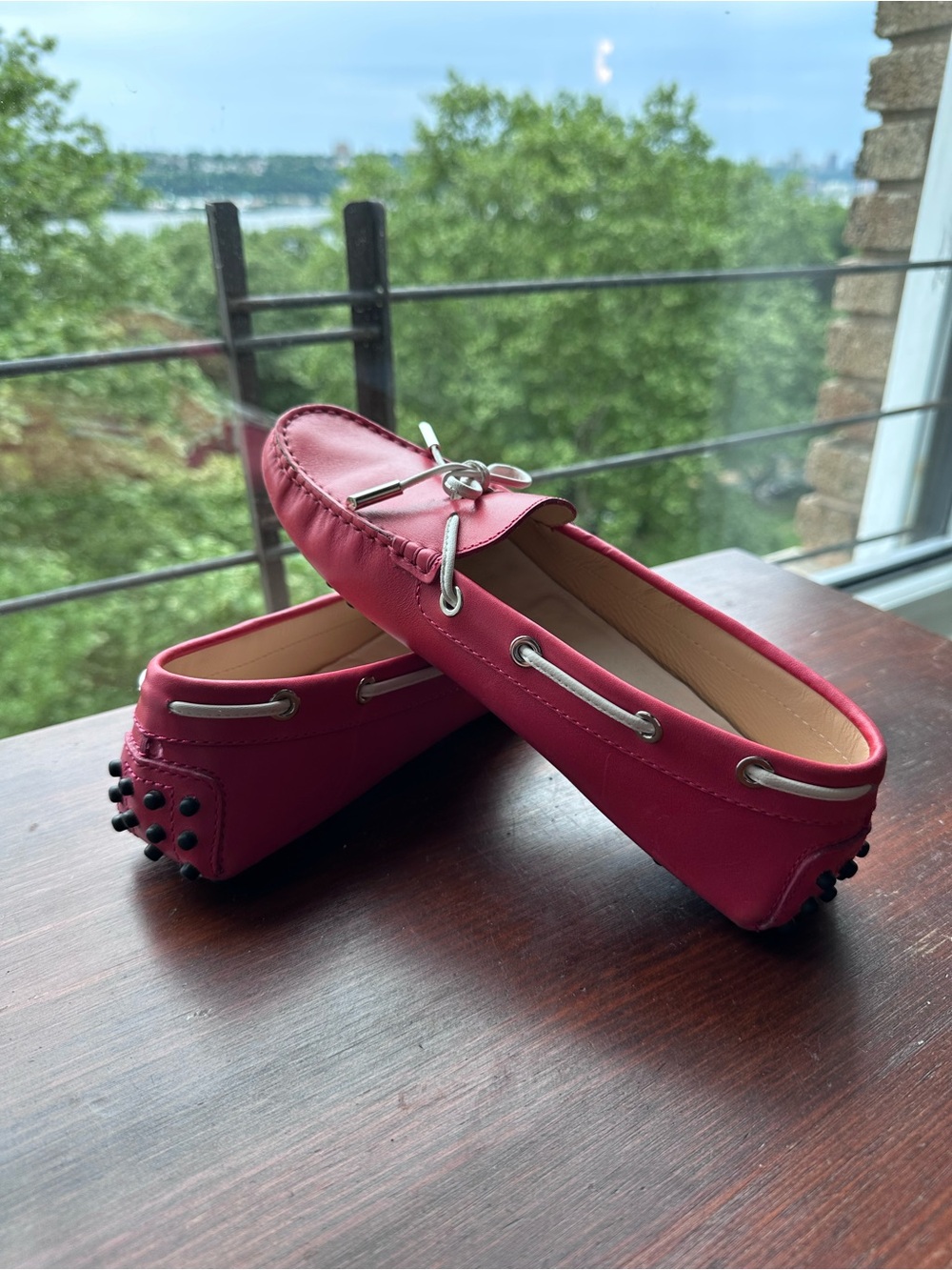 Tod's Pink Leather Driving Moccasins with Bow Accent EU 36